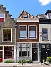 Pand waarvan de gevel door een rechte lijst is afgedekt