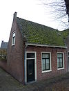 Katwijk Rijnstraat 77 -  Katwijk, laag huis met lijstgevel