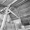 INT. SCHUUR, GEDEELTE VAN DE KAPCONSTRUCTIE - Zuid-Beijerland - 20312344 - RCE -  Boerderij BOUWLUST: INT. SCHUUR, GEDEELTE VAN DE KAPCONSTRUCTIE 