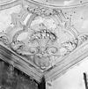 Interieur kamer, detail stucplafond, eerste helft achttiende eeuw - Leiden - 20337194 - RCE -  Stucplafond: Interieur kamer, detail stucplafond, eerste helft achttiende eeuw 