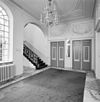 Interieur hal met trappenhuis, gedeelte stucplafond - Leiden - 20327311 - RCE -  Prentenkabinet: Interieur hal met trappenhuis, gedeelte stucplafond 