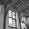 Interieur kruisvenster in de zuidwand van de zuidelijke vleugel op de verdieping van het oostelijk deel - Leiden - 20135307 - RCE -  St.Cecilia gasthuis: interieur kruisvenster in de zuidwand van de zuidelijke vleugel op de verdieping van het oostelijk deel 