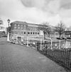 Overzicht voorzijde met water - Leiden - 20348684 - RCE -  Kamerlingh Onnes laboratorium: Overzicht voorzijde met water (opmerking: Kanjerproject) 