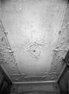 Plafond achterkamer begane grond - Leiden - 20135662 - RCE -  Hotel Lion d'Or: plafond achterkamer begane grond 