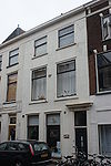 Pand met gepleisterde lijstgevel