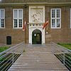 Overzicht ingang met reliÃ«f boven deur - Leiden - 20338220 - RCE -  Voormalig Pesthuis: Overzicht ingang met reliÃ«f boven deur (opmerking: Herbestemming) 