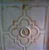 Interieur, leemstucplafond in middenkamer, detail van ornament - Leiden - 20330982 - RCE -  Prentenkabinet: Interieur, leemstucplafond in middenkamer, detail van ornament 