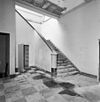 Interieur, trap naar verdieping, tijdens renovatie - Leiden - 20349006 - RCE -  Kamerlingh Onnes laboratorium: Interieur, trap naar verdieping, tijdens renovatie (opmerking: Kanjerproject) 