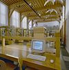 Interieur, overzicht glazen vitrines met opgezette vogels - Leiden - 20338223 - RCE -  Voormalig Pesthuis: Interieur, overzicht glazen vitrines met opgezette vogels (opmerking: Herbestemming) 