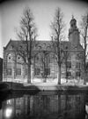 Overzicht gevel aan het Rapenburg - Leiden - 20135434 - RCE -  Academiegebouw: Overzicht gevel aan het Rapenburg 
