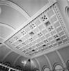 Interieur, plafond in grote collegezaal - Leiden - 20348992 - RCE -  Kamerlingh Onnes laboratorium: Interieur, plafond in grote collegezaal (opmerking: Kanjerproject) 