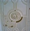 Interieur, leemstucplafond in middenkamer, detail van ornament - Leiden - 20330981 - RCE -  Prentenkabinet: Interieur, leemstucplafond in middenkamer, detail van ornament 