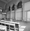 Interieur, sprekersgedeelte in grote collegezaal - Leiden - 20348991 - RCE -  Kamerlingh Onnes laboratorium: Interieur, sprekersgedeelte in grote collegezaal (opmerking: Kanjerproject) 