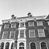 Voorgevel, gootlijst - Maassluis - 20336026 - RCE -  Trotseerloodjes: Voorgevel, gootlijst (opmerking: Gefotografeerd voor Huizen in Nederland, Hendrick de Keyser) 