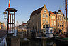 Maassluis - Monstersche Sluis en Hoogstraat -  Maassluis: Monstersche Sluis (Rijksmonument nummer 26625), en enkele andere monumentale panden aan de Hoogstraat (het hoekpand heeft het RDMZ-nummer 26607)