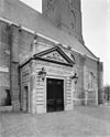 Ingang noordgevel - Sommelsdijk - 20202682 - RCE -  Nederlands Hervormde Kerk: ingang noordgevel 