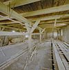 Interieur stallen, overzicht houtconstructie - Maasland - 20341628 - RCE -  Boerderijen/ Krukhuis: Interieur stallen, overzicht houtconstructie (opmerking: voor restauratie) 