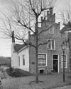 Voorgevel, trapgevel met horizontale pinakels en spaarnissen - Noordwijk - 20336007 - RCE -  Pinakel/ Spaarnissen: Voorgevel, trapgevel met horizontale pinakels en spaarnissen (opmerking: Gefotografeerd voor Huizen in Nederland, Hendrick de Keyser) 