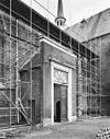 Exterieur zuid-gevel ingang - Noordwijk-Binnen - 20169534 - RCE -  Nederlands Hervormde Kerk en Toren: exterieur zuid-gevel ingang 