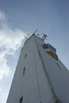 Noordwijk - Vuurtoren - Voorkant + zijkant met vlag.JPG