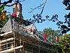 Renovatie Kasteel Oud Poelgeest 10, Oegstgeest -  Dakdekkers bij de renovatie van Kasteel Oud Poelgeest 