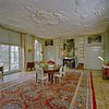 INTERIEUR, BEGANE GROND, OVERZICHT EETZAAL MET SCHOUW, STUCPLAFOND - Ridderkerk - 20299004 - RCE -  Huis Ten Donck: INTERIEUR, BEGANE GROND, OVERZICHT EETZAAL MET SCHOUW, STUCPLAFOND 