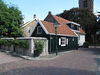 Pand op de hoek van het kerkpad