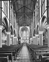 INTERIEUR, OVERZICHT NAAR HET OOSTEN - Rotterdam - 20280923 - RCE -  Hildegardiskerk: INTERIEUR, OVERZICHT NAAR HET OOSTEN 