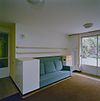 Int. begane grond, studio met vaste bank en ingebouwde kastjes - Rotterdam - 20319101 - RCE -  Huis Sonneveld: Int. begane grond, studio met vaste bank en ingebouwde kastjes (opmerking: Bij publicatie is toestemming nodig van Buro vd Broek & Bakema (tel.: 010-4134780)) 