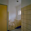 Int. eerste verdieping, dienst trappenhuis - Rotterdam - 20319113 - RCE -  Huis Sonneveld: Int. eerste verdieping, dienst trappenhuis (opmerking: Bij publicatie is toestemming nodig van Buro vd Broek & Bakema (tel.: 010-4134780)) 