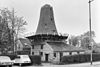 Overzicht van de molen zonder wieken - Kralingen - 20127621 - RCE -  De Lelie: Overzicht van de molen zonder wieken (opmerking: Van deze molen is ook een Sipman-tekening) 