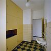 Int. eerste verdieping, dienkamer met vaste kastenwand en wastafel - Rotterdam - 20319123 - RCE -  Huis Sonneveld: Int. eerste verdieping, dienkamer met vaste kastenwand en wastafel (opmerking: Bij publicatie is toestemming nodig van Buro vd Broek & Bakema (tel.: 010-4134780)) 