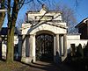 Rotterdam begraafplaats Crooswijk poortgebouw - Rotterdam, begraafplaats Nieuw Crooswijk. Het poortgebouw is de voormalige ingang van de begraafplaats. Rijksmonument.