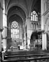 Interieur zijbeuk - Schiedam - 20196586 - RCE -  Onze Lieve Vrouwe Kerk: interieur zijbeuk 