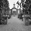 Overzicht westgevel kapel - Schiedam - 20353618 - RCE -  Rooms-katholieke begraafplaats: Overzicht westgevel kapel (opmerking: Gefotografeerd voor MIP Zuid-Holland, bladzijde 131) 