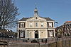 Korenbeurs Schiedam - Deze voormalige koopmansbeurs, ï¿½ï¿½n van de pronkstukken uit de Schiedams jeneverindustrie, is meer dan 200 jaar oud. De bouw start in 1787 onder leiding van de Rotterdamse architect Carlo Giovanni Giudici en Rutger van Bol ?Es. Ruim 125 jaar blijft De Korenbeurs in gebruik als handelscentrum. Door de opkomst van de spiritusalcohol, die de moutwijn en granen overbodig maakt moet De Korenbeurs 1n 1918 haar deuren sluiten.