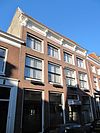 Pand ter breedte van vier vensterassen met lijstgevel