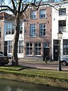 Pand met schilddak en rechte kroonlijst uit de 19e eeuw
