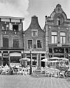 Pand met ingezwenkte gevel