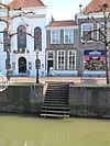 Pand met eenvoudig lijstgeveltje