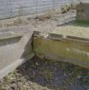Detail van betonnen bak: verbinding van zijschot en voorzijde