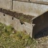 Detail van betonnen bak: detail verbinding buitenzijde en in zicht komende wapening