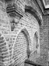 Metselwerk koor naar het zuid-westen - Naaldwijk - 20161507 - RCE -  Nederlands Hervormde Kerk: metselwerk koor naar het zuid-westen 