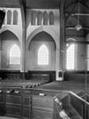 Interieur middenschip noordtravee - Naaldwijk - 20161510 - RCE -  Nederlands Hervormde Kerk: Interieur middenschip noordtravee 