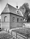 Voormalige synagoge (thans kapel) te Naaldwijk, gezien vanuit het zuidoosten - Naaldwijk - 20161470 - RCE -  Voormalige synagoge, thans kapel: Voormalige synagoge (thans kapel) te Naaldwijk, gezien vanuit het zuidoosten 