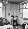 INTERIEUR, WOONKAMER, SCHOORSTEEN - Poeldijk - 20283440 - RCE -  INTERIEUR, WOONKAMER, SCHOORSTEEN 
