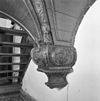 INTERIEUR, VOET VAN DE KUIP VAN DE PREEKSTOEL - Oostvoorne - 20306697 - RCE -  Nederlands Hervormde Kerk: INTERIEUR, VOET VAN DE KUIP VAN DE PREEKSTOEL 