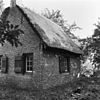 Rietgedekt huis van kooiker bij eendenkooi - Ameide - 20008387 - RCE -  Kooikershuis: Rietgedekt huis van kooiker bij eendenkooi 