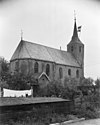 Kerk naar het noord-oosten, naar het zuid-westen, naar het zuid-oosten, naar het noord-westen, koorzijde naar het westen - Nieuwland - 20165205 - RCE -  Hervormde kerk en toren: kerk naar het noord-oosten, naar het zuid-westen, naar het zuid-oosten, naar het noord-westen, koorzijde naar het westen 