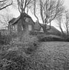 Overzicht voor- en rechterzijde boerderij - Zoetermeer - 20328897 - RCE -  Boerderij 'De Hooge Woning': Overzicht voor- en rechterzijde boerderij 